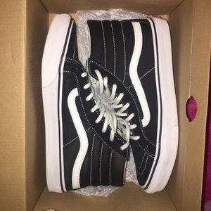 Sk8- Hi Slim Black&White Vans